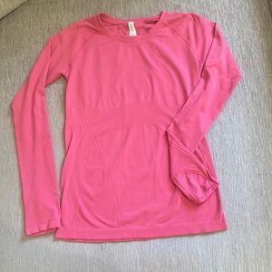 Dragonfruit Pink Momentum Seamless Top!